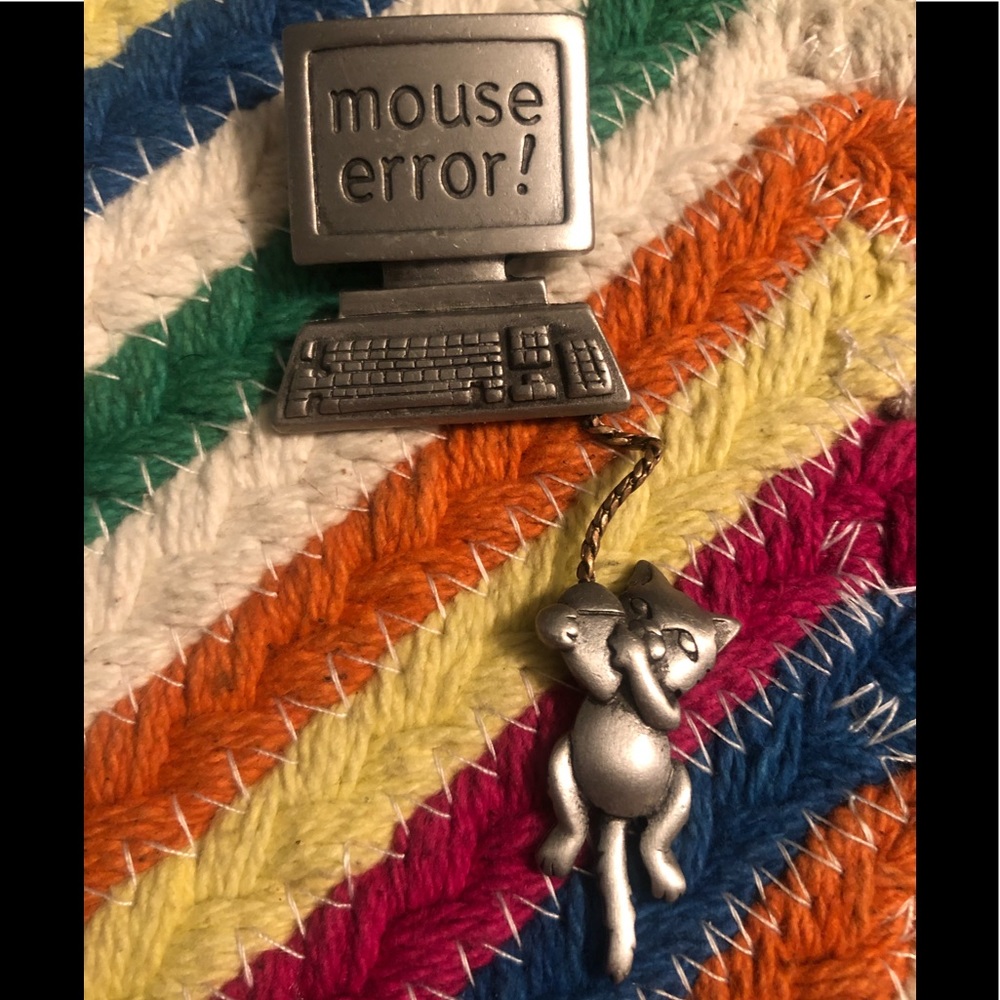 Super Cute Computer And Mouse Error Cat Brooch - image 2